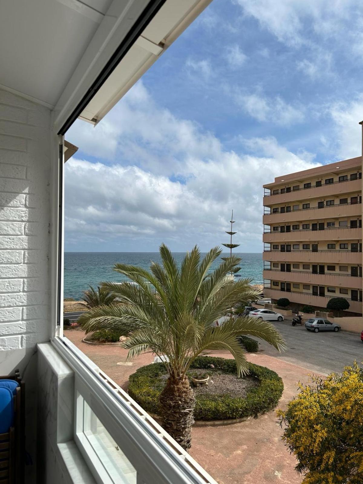 Splendido Appartamento Fronte Mare Vista Spiaggia - Prima Linea Mare Torrevieja Ngoại thất bức ảnh